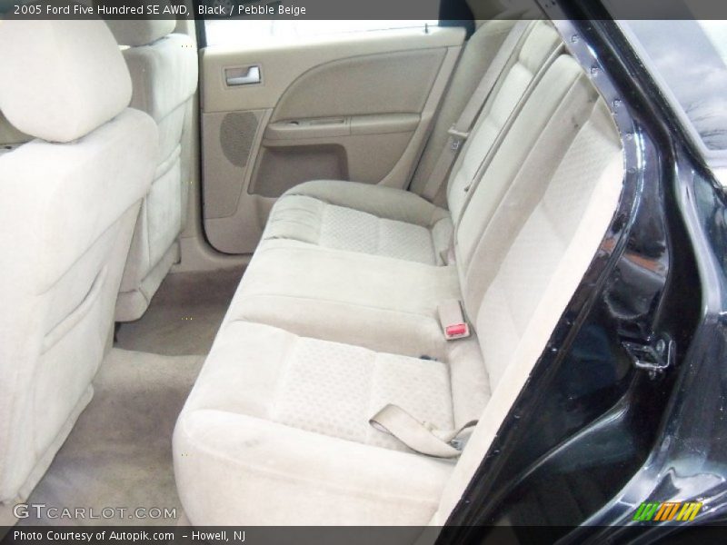 Rear Seat of 2005 Five Hundred SE AWD