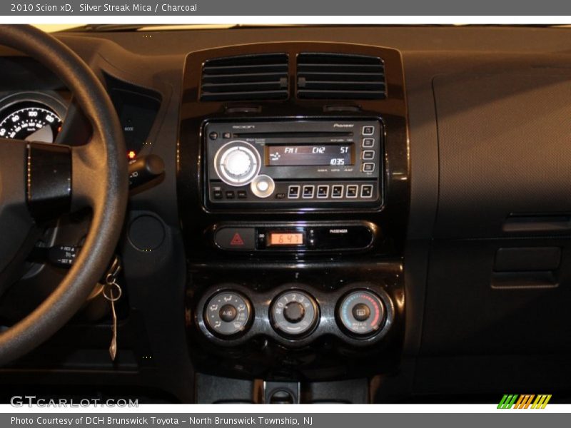Silver Streak Mica / Charcoal 2010 Scion xD