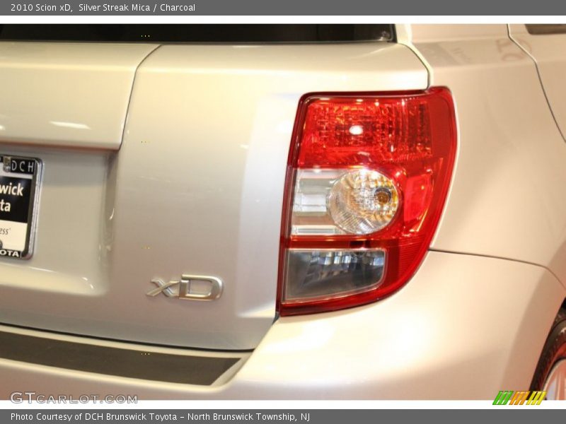 Silver Streak Mica / Charcoal 2010 Scion xD