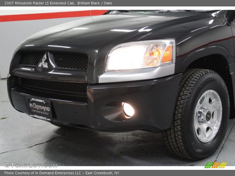 Brilliant Black / Slate 2007 Mitsubishi Raider LS Extended Cab