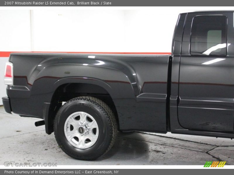 Brilliant Black / Slate 2007 Mitsubishi Raider LS Extended Cab