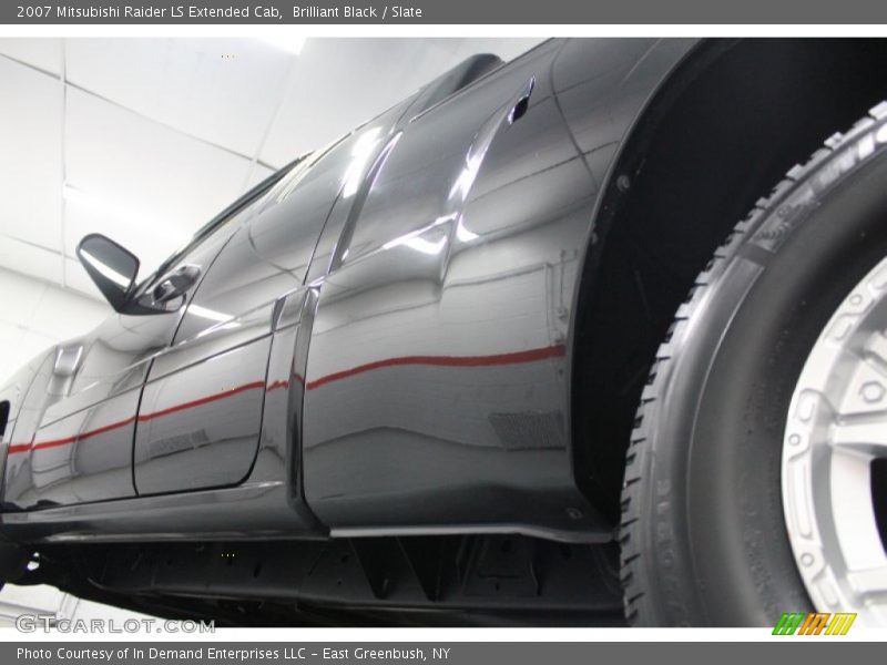 Brilliant Black / Slate 2007 Mitsubishi Raider LS Extended Cab
