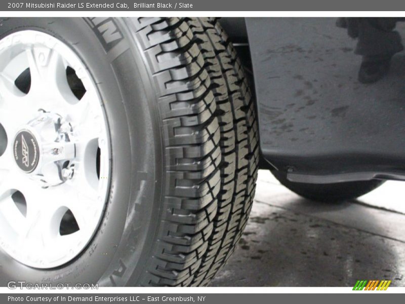 Brilliant Black / Slate 2007 Mitsubishi Raider LS Extended Cab