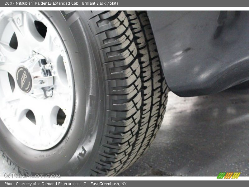 Brilliant Black / Slate 2007 Mitsubishi Raider LS Extended Cab