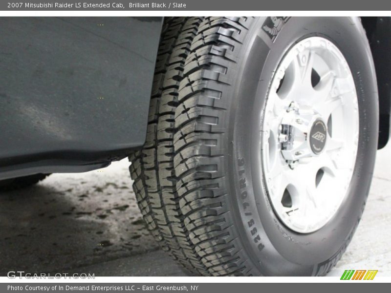 Brilliant Black / Slate 2007 Mitsubishi Raider LS Extended Cab