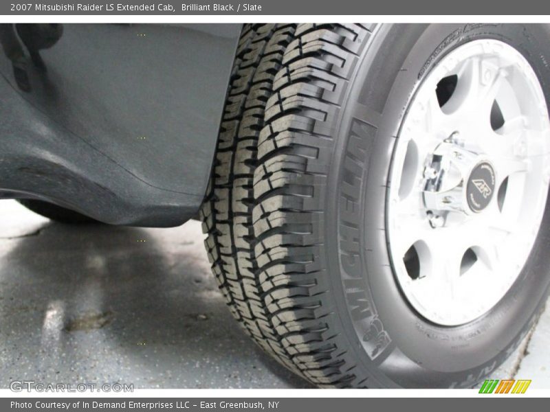 Brilliant Black / Slate 2007 Mitsubishi Raider LS Extended Cab