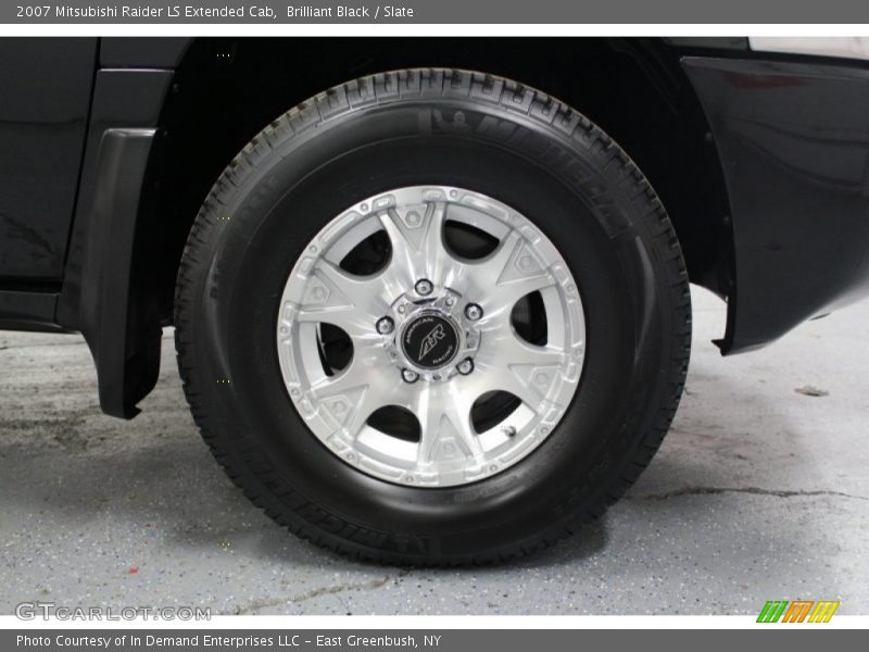 Brilliant Black / Slate 2007 Mitsubishi Raider LS Extended Cab