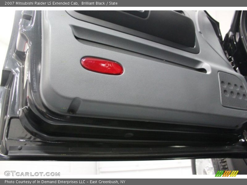 Brilliant Black / Slate 2007 Mitsubishi Raider LS Extended Cab