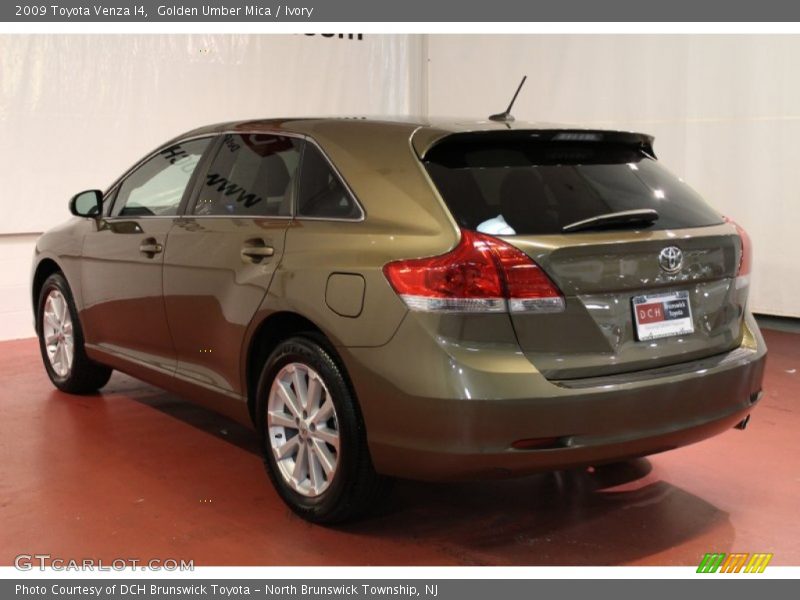 Golden Umber Mica / Ivory 2009 Toyota Venza I4
