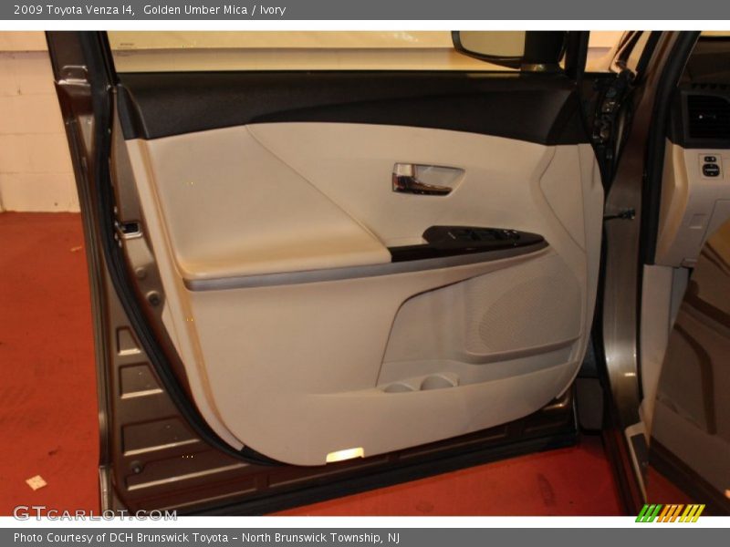 Golden Umber Mica / Ivory 2009 Toyota Venza I4