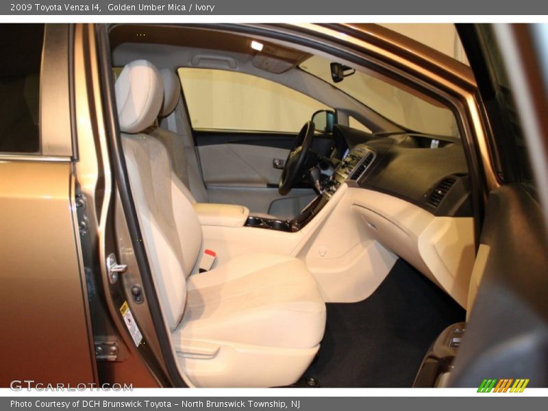 Golden Umber Mica / Ivory 2009 Toyota Venza I4