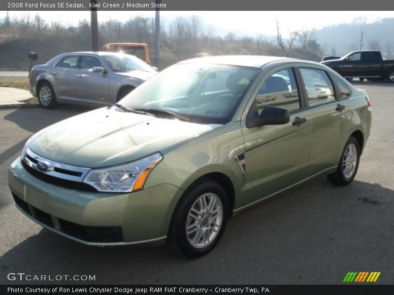Kiwi Green / Medium Stone 2008 Ford Focus SE Sedan