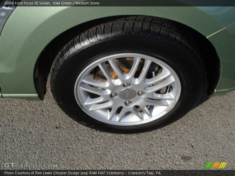 Kiwi Green / Medium Stone 2008 Ford Focus SE Sedan