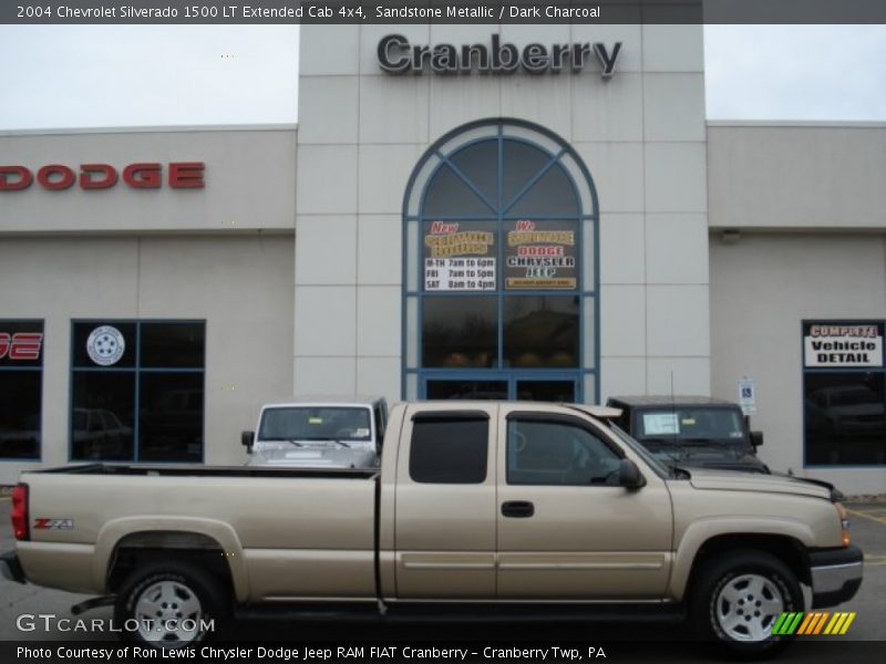 Sandstone Metallic / Dark Charcoal 2004 Chevrolet Silverado 1500 LT Extended Cab 4x4