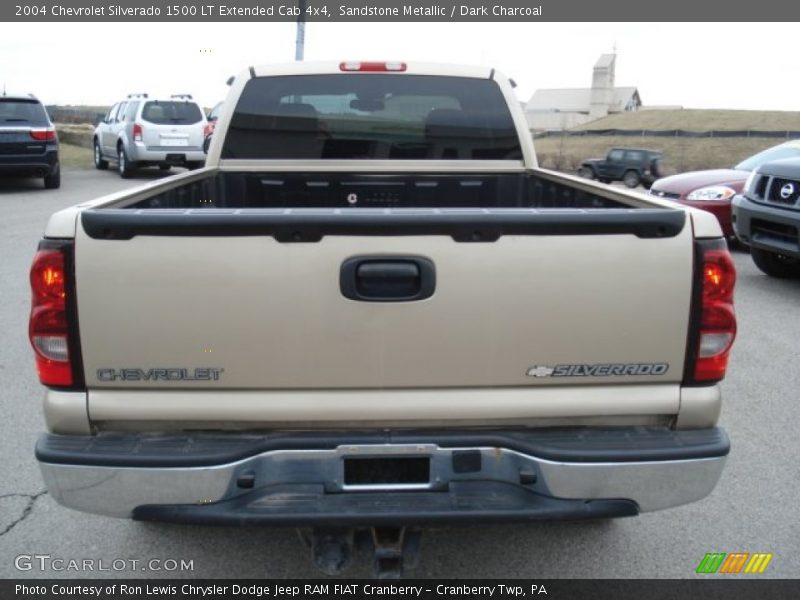 Sandstone Metallic / Dark Charcoal 2004 Chevrolet Silverado 1500 LT Extended Cab 4x4