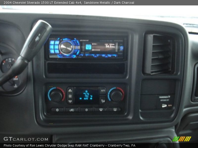 Sandstone Metallic / Dark Charcoal 2004 Chevrolet Silverado 1500 LT Extended Cab 4x4
