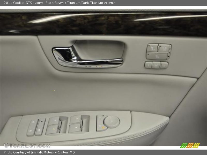 Black Raven / Titanium/Dark Titanium Accents 2011 Cadillac DTS Luxury