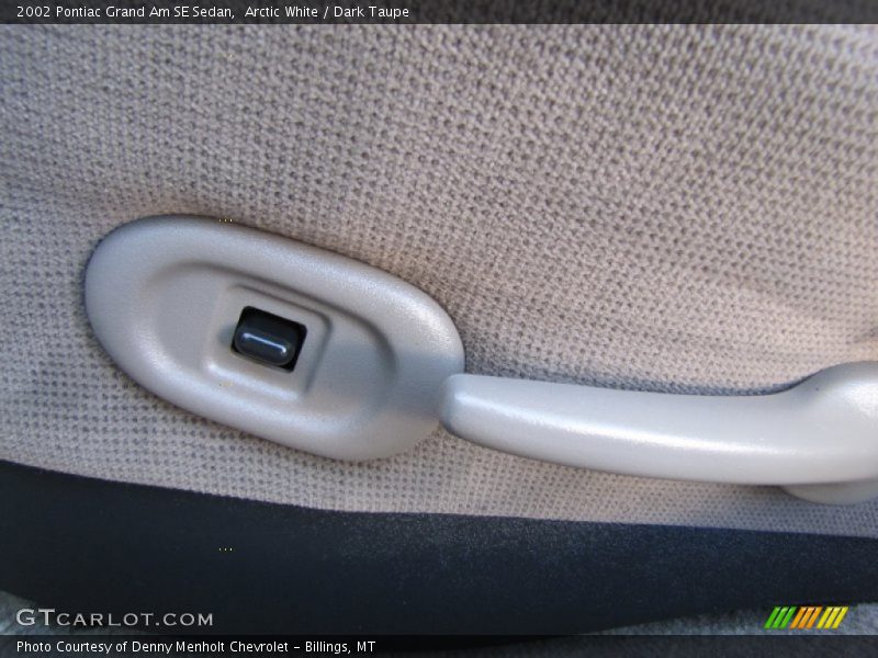 Arctic White / Dark Taupe 2002 Pontiac Grand Am SE Sedan