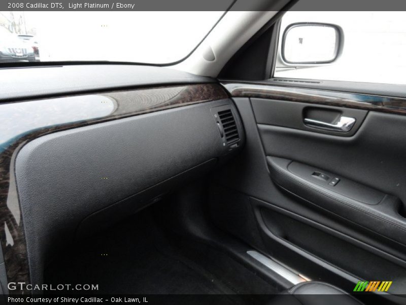 Light Platinum / Ebony 2008 Cadillac DTS