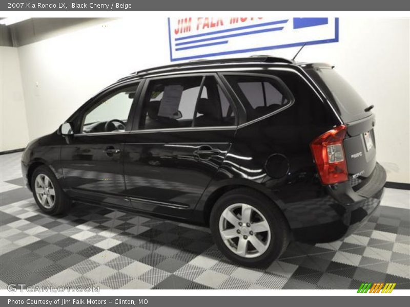 Black Cherry / Beige 2007 Kia Rondo LX