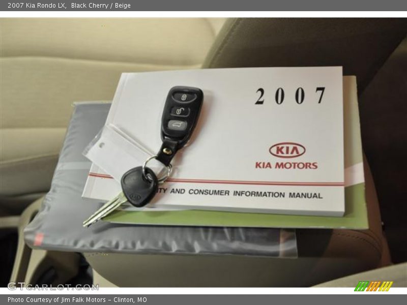 Black Cherry / Beige 2007 Kia Rondo LX