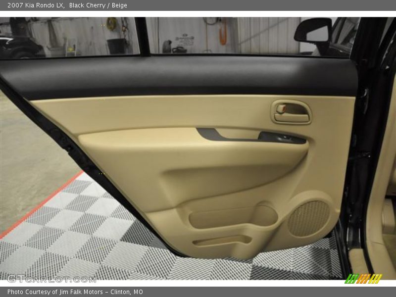Black Cherry / Beige 2007 Kia Rondo LX