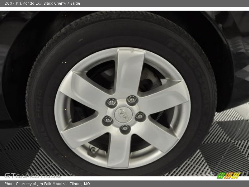 Black Cherry / Beige 2007 Kia Rondo LX