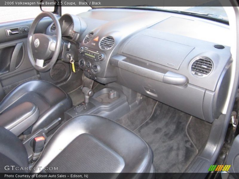 Black / Black 2006 Volkswagen New Beetle 2.5 Coupe
