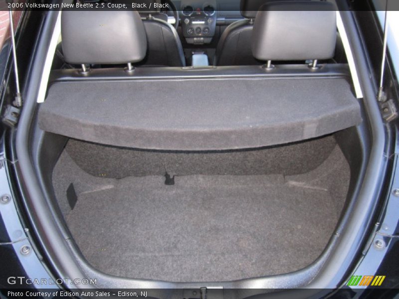 Black / Black 2006 Volkswagen New Beetle 2.5 Coupe