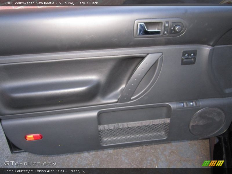 Black / Black 2006 Volkswagen New Beetle 2.5 Coupe