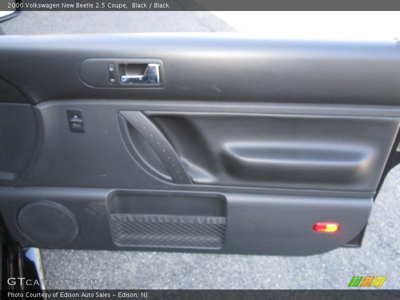 Black / Black 2006 Volkswagen New Beetle 2.5 Coupe