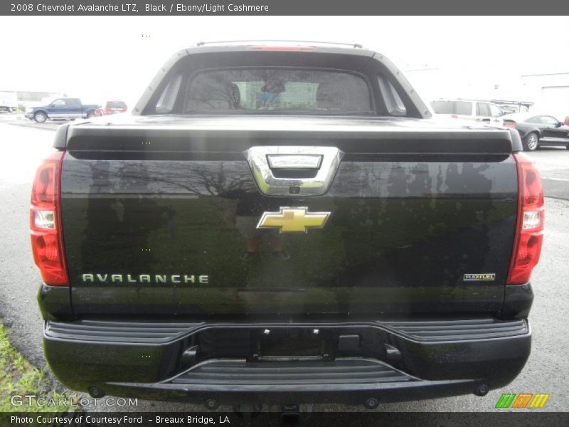 Black / Ebony/Light Cashmere 2008 Chevrolet Avalanche LTZ