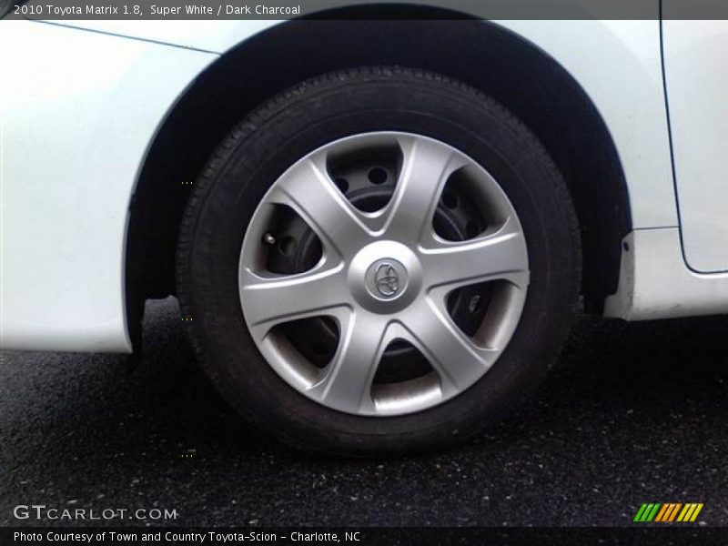 Super White / Dark Charcoal 2010 Toyota Matrix 1.8