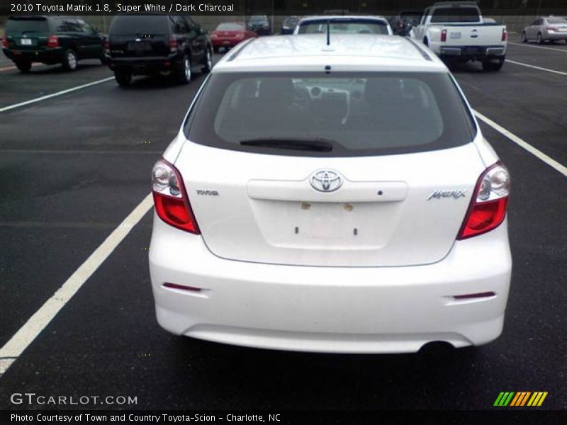 Super White / Dark Charcoal 2010 Toyota Matrix 1.8