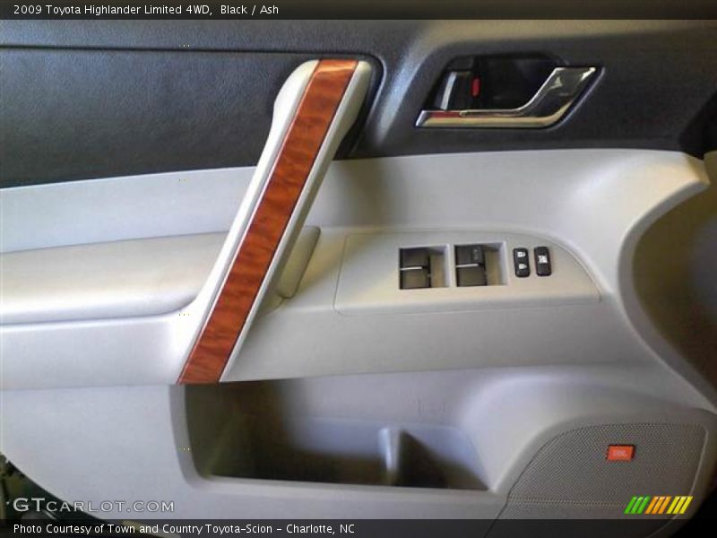 Black / Ash 2009 Toyota Highlander Limited 4WD