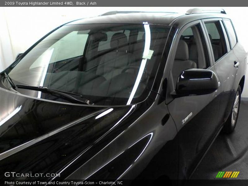 Black / Ash 2009 Toyota Highlander Limited 4WD