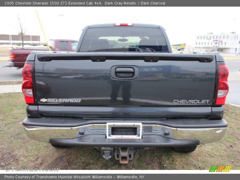 Dark Gray Metallic / Dark Charcoal 2005 Chevrolet Silverado 1500 Z71 Extended Cab 4x4