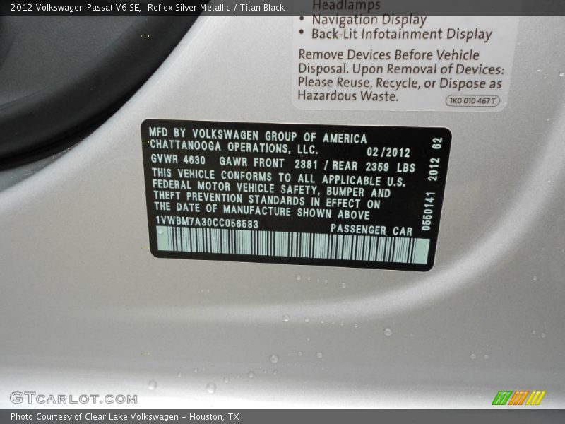 Reflex Silver Metallic / Titan Black 2012 Volkswagen Passat V6 SE