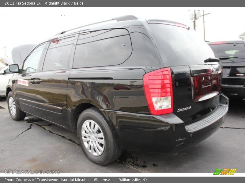Midnight Black / Beige 2011 Kia Sedona LX