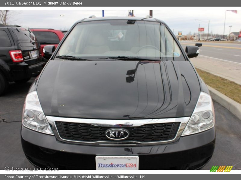 Midnight Black / Beige 2011 Kia Sedona LX