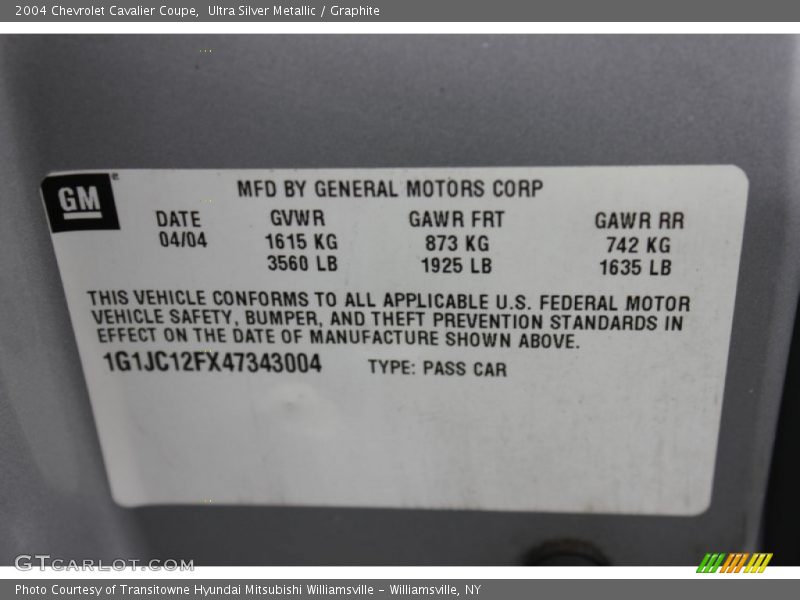 Ultra Silver Metallic / Graphite 2004 Chevrolet Cavalier Coupe