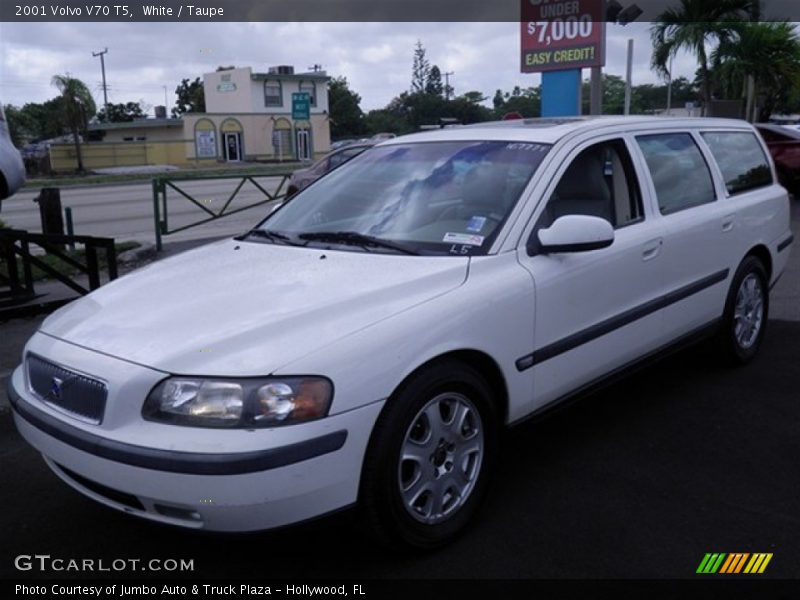 White / Taupe 2001 Volvo V70 T5