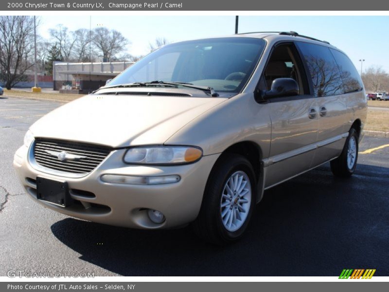 Champagne Pearl / Camel 2000 Chrysler Town & Country LX