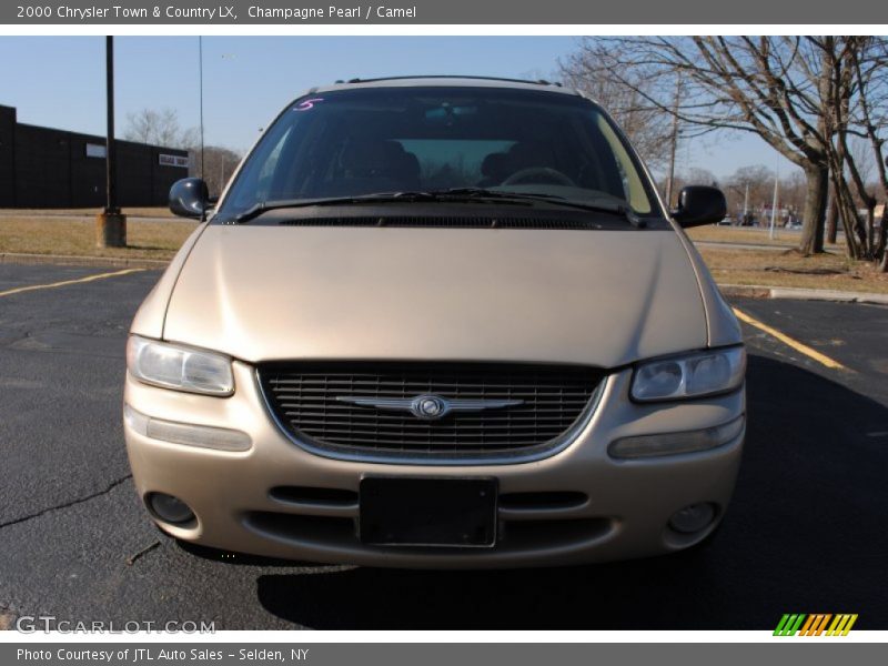 Champagne Pearl / Camel 2000 Chrysler Town & Country LX