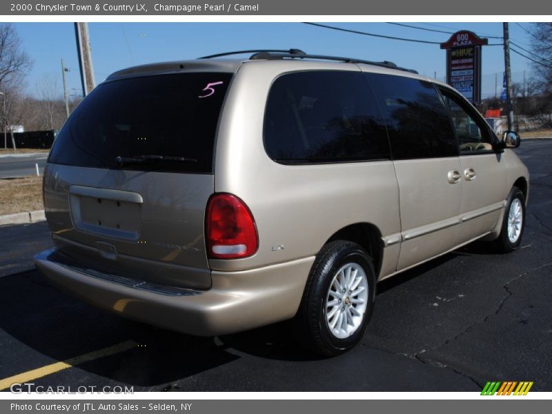 Champagne Pearl / Camel 2000 Chrysler Town & Country LX