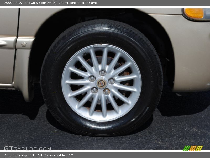 2000 Town & Country LX Wheel