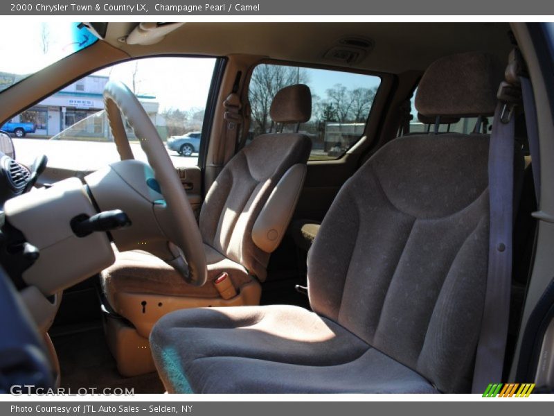 Champagne Pearl / Camel 2000 Chrysler Town & Country LX