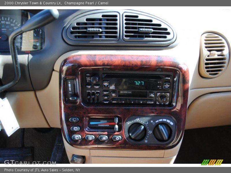 Champagne Pearl / Camel 2000 Chrysler Town & Country LX