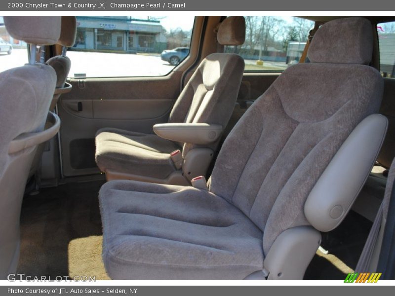 Champagne Pearl / Camel 2000 Chrysler Town & Country LX