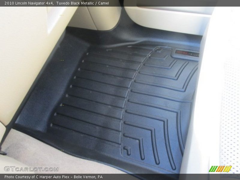 Tuxedo Black Metallic / Camel 2010 Lincoln Navigator 4x4